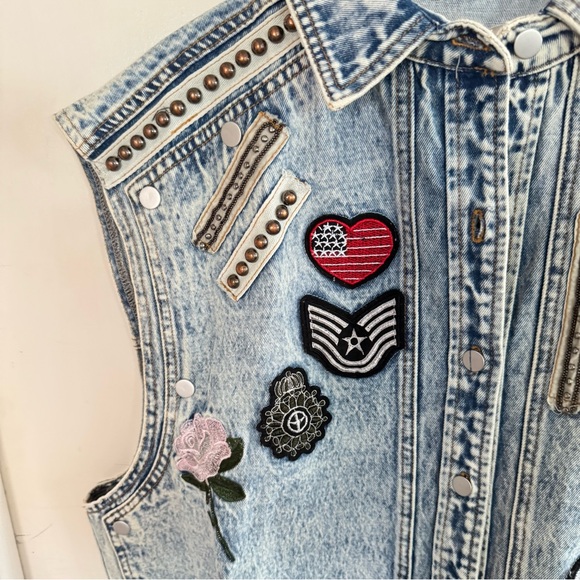POL Blue Denim oversized Vest with Heart Patch LOVE sequins - Picture 15 of 17
